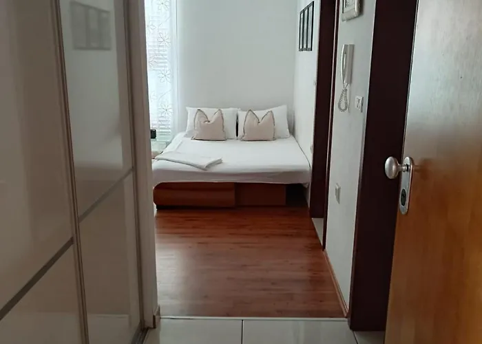 Lino 公寓 伊万多拉克