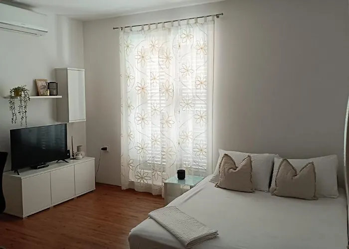 Lino アパート イバン・ドーラッツ